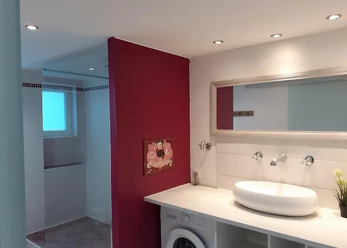 Le Doumayne Nyaraló